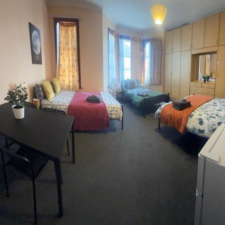 25 Minutes To Central London Rooms 35 Exterior foto